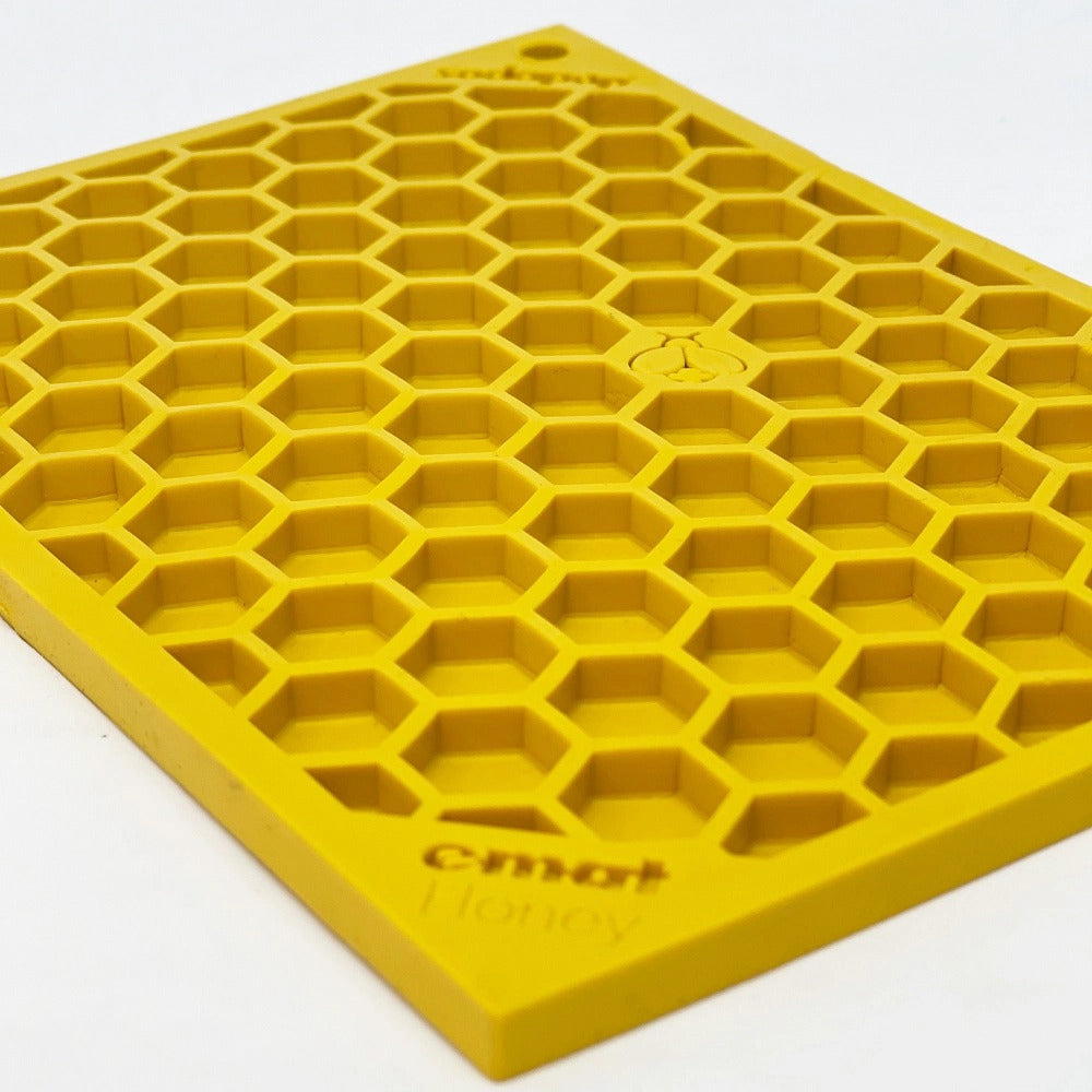 Honeycomb Design Enrichment Lick Mat